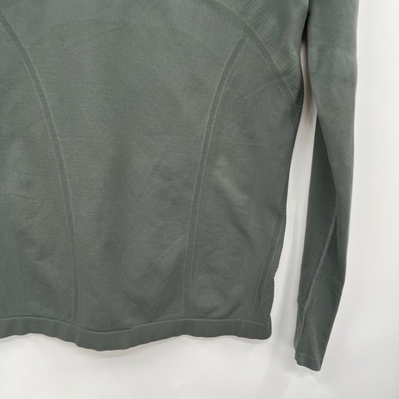 Athleta Long Sleeve Athletic Top Green Thumbholes Breathable Activewear M - Picture 8 of 9